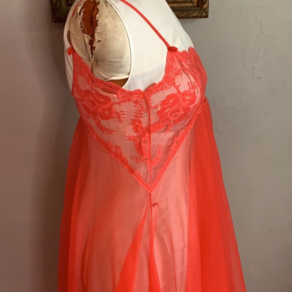 Vintage lingerie dress and housecoat - Picture 8 of 9